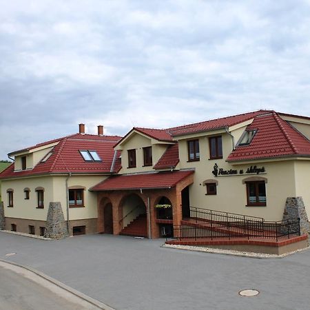 Penzion U Sklepu Hotel Hovorany Ngoại thất bức ảnh