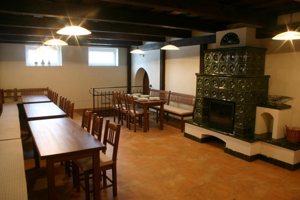 Penzion U Sklepu Hotel Hovorany Ngoại thất bức ảnh